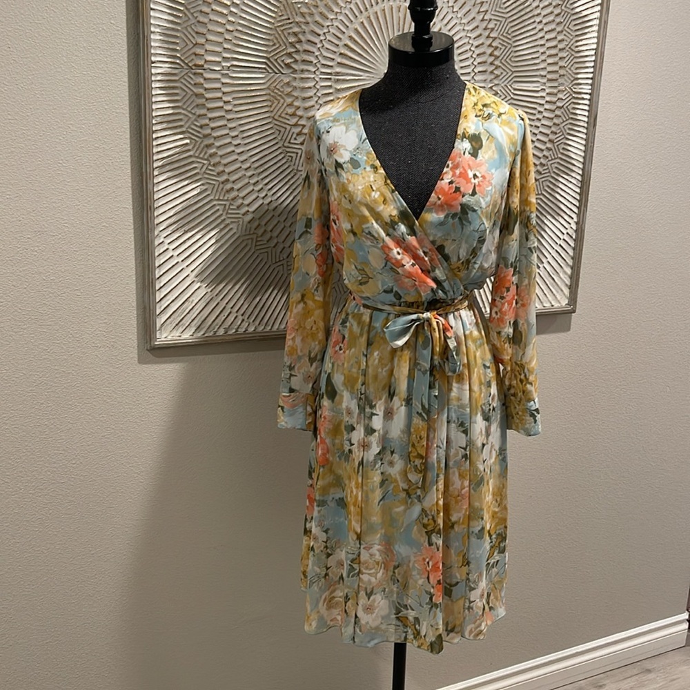 En Focus Studio Light Blue Dress Size 6